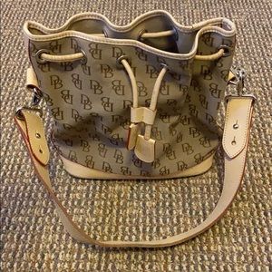 Women’s Dooney & Bourke Hand bag